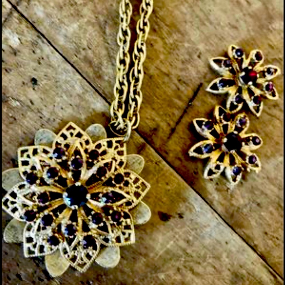 Vintage costume jewelry necklace and earrings